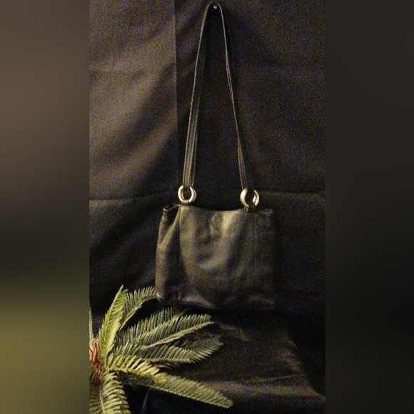 Vintage black leather shoulder/crossbody bag - Picture 5 of 5